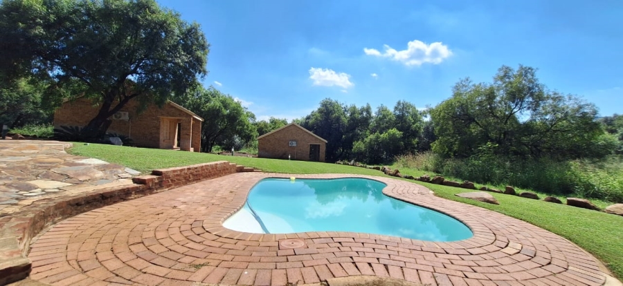 8 Bedroom Property for Sale in Swartruggens North West